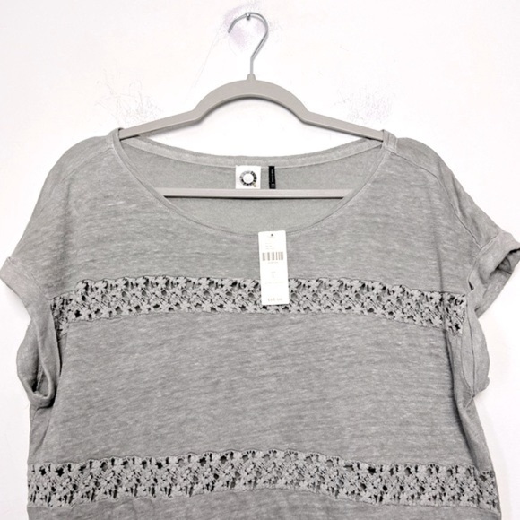 Anthropologie Akemi + Kin Gray Lattice Lace Stripe Short Sleeve Linen Tee NEW - Picture 4 of 13